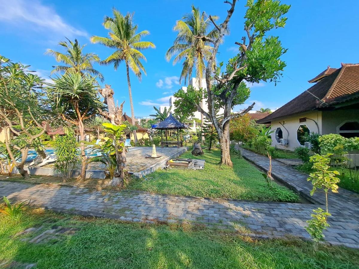 Hotel Surfers Beachfront Lombok Kuta  Esterno foto